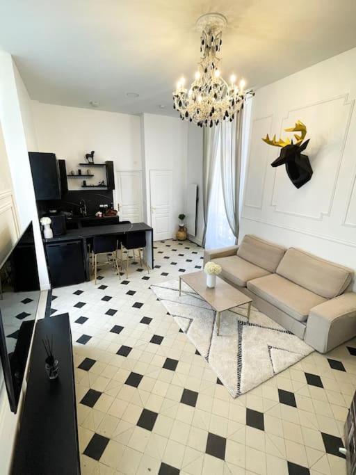 Romantique Jacuzzi, Au Chateau A 30 Min De Paris Leilighet Limay Eksteriør bilde