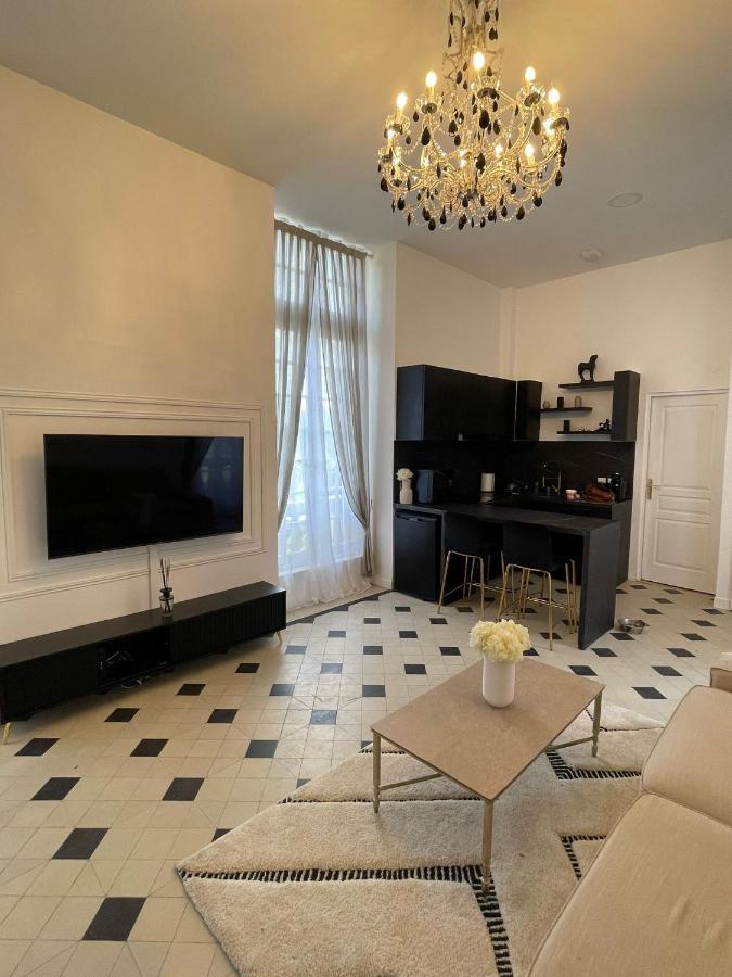 Romantique Jacuzzi, Au Chateau A 30 Min De Paris Leilighet Limay Eksteriør bilde